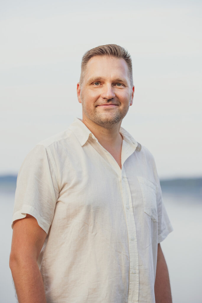Janne Huhtala - pianisti ja esiintyjä juhliin Jyväskylässä ja Keski-Suomessa.