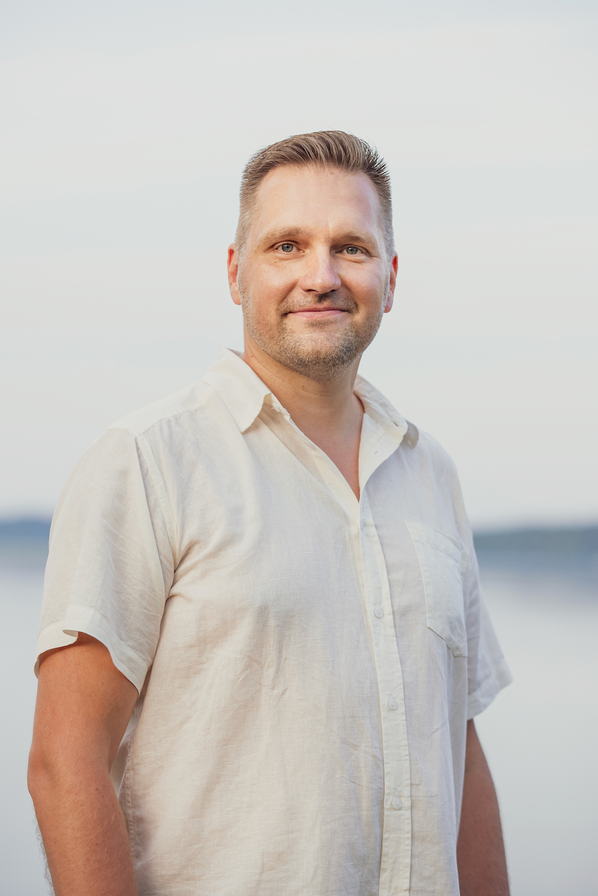 Janne Huhtala - pianisti ja esiintyjä juhliin Jyväskylässä ja Keski-Suomessa