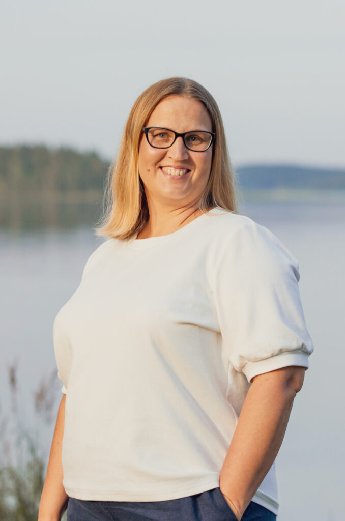 Susanna Tuhkala - laulaja juhliin ja tilaisuuksiin Äänekosken ja Jyväskylän seudulla.